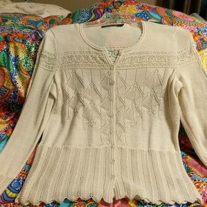Cream light weight sweater from Peruvian connectio